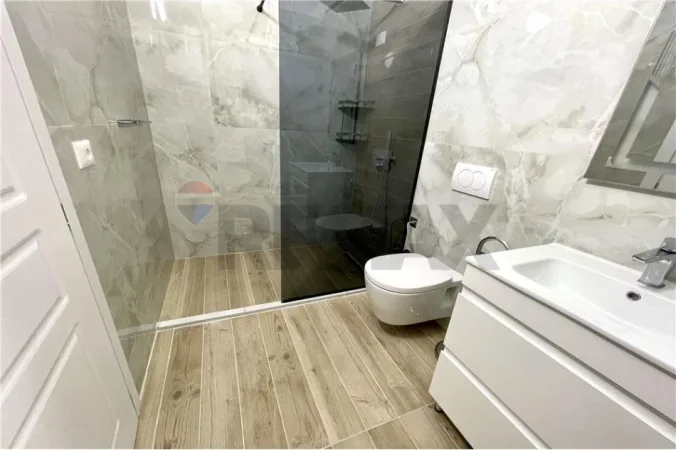 Tirane, jepet me qera apartament 2+1+Ballkon Kati 6, 110 m² 750 € (Mine peze)