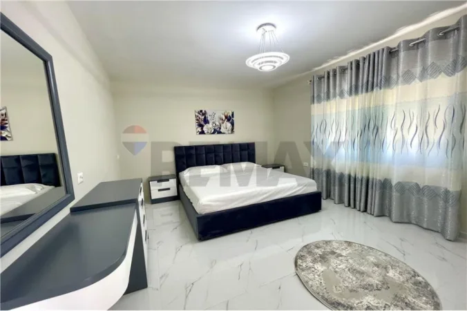 Tirane, jepet me qera apartament 2+1+Ballkon Kati 6, 110 m² 750 € (Mine peze)