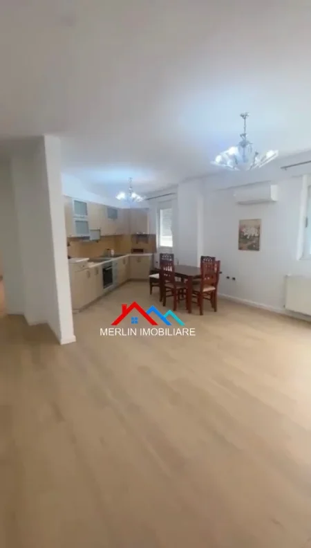 Tirane, jepet me qera zyre Kati 1, 120 m² 1.066 € (RRUGA VASO PASHA,GARDA)
