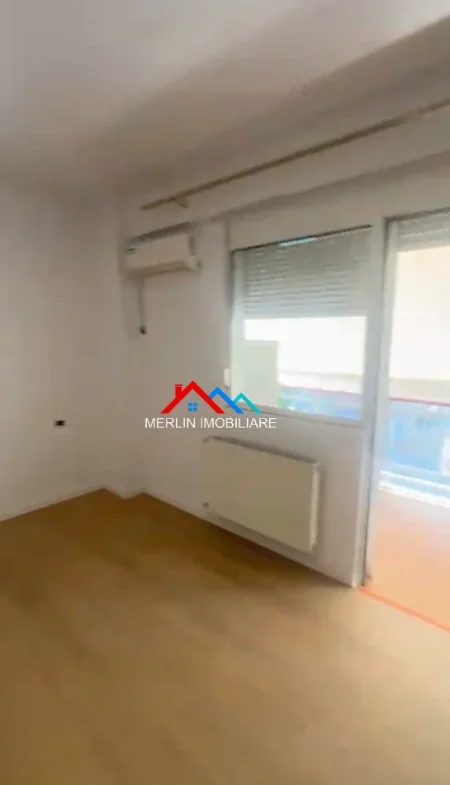 Tirane, jepet me qera zyre Kati 1, 120 m² 1.066 € (RRUGA VASO PASHA,GARDA)