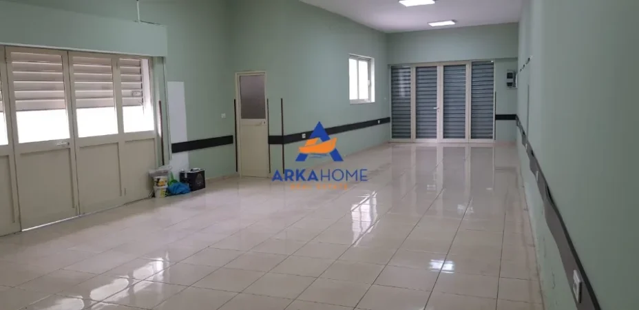 Tirane, jepet me qera ambjent biznesi Kati 0, 100 m² 1.071 € 