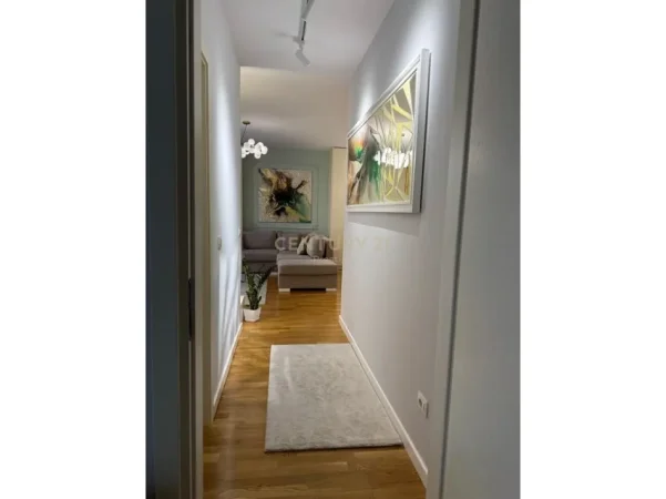 Tirane, jepet me qera apartament 1+1 Kati 2, 75 m² 1.000 € (RRUGA BARRIKADAVE)