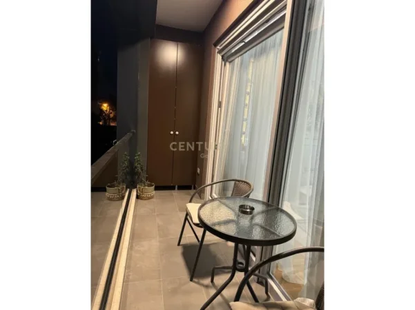 Tirane, jepet me qera apartament 1+1+Ballkon Kati 1, 75 m² 1.000 € 