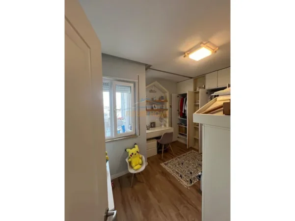 Durres, jepet me qera apartament Kati 6, 76 m² 650 € (Shkembi Kavajes, Durres)