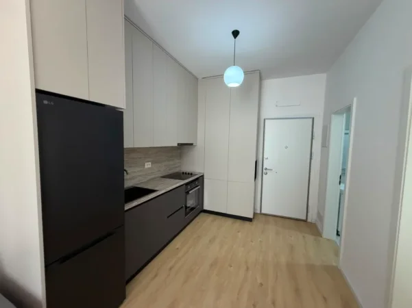 Tirane, jepet me qera apartament 1+1 Kati 6, 60 m² (Ali Demi)