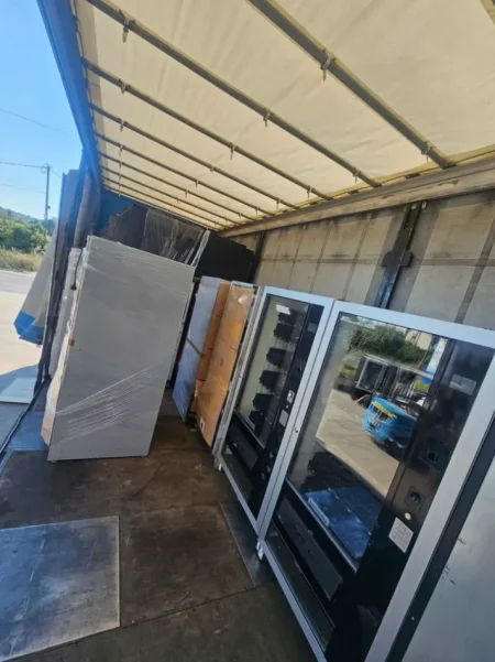 Durres, shes Frigorifer Shiten makinëta automatike 069 238 7400