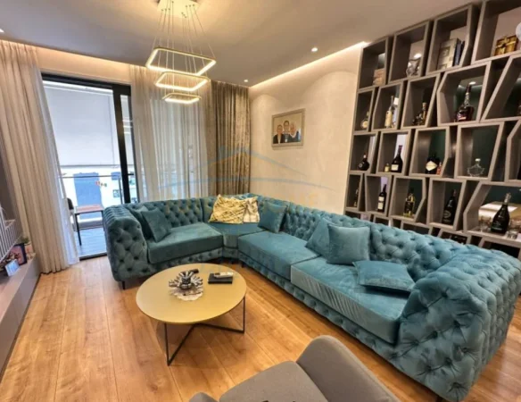 Tirane, jepet me qera apartament 3+1 Kati 3, 109 m² 1.100 € (REZIDENCA ALBA)