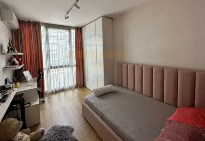 Tirane, jepet me qera apartament 3+1 Kati 3, 109 m² 1.100 € (REZIDENCA ALBA)