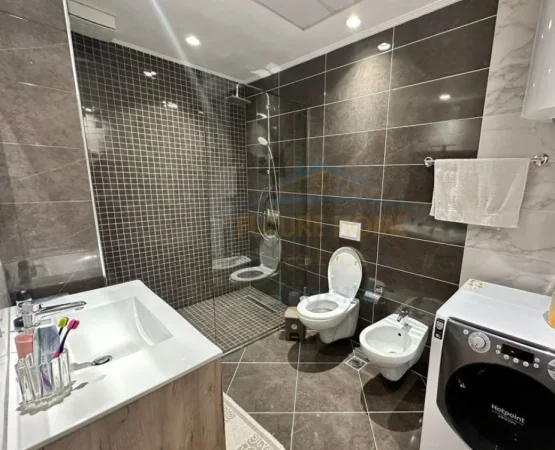 Tirane, jepet me qera apartament 3+1 Kati 3, 109 m² 1.100 € (REZIDENCA ALBA)