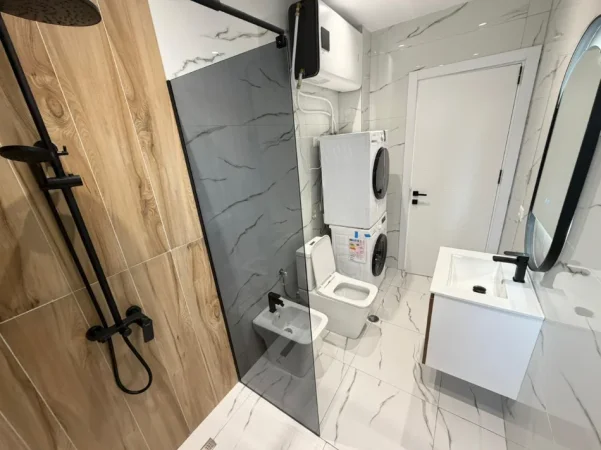 Tirane, jepet me qera apartament 2+1+Ballkon Kati 2, 110 m² (YZBERISHT)
