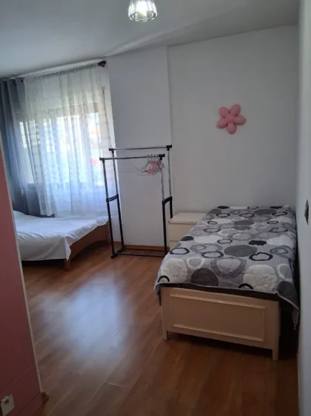 Tirane, jepet me qera apartament 2+1+Ballkon Kati 4, 103 m² 720 € (Shkolla Arben Broci Myslym Shyri)