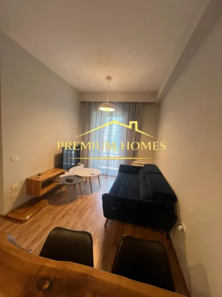 Tirane, jepet me qera apartament 1+1 Kati 4, 95 m² 550 € 