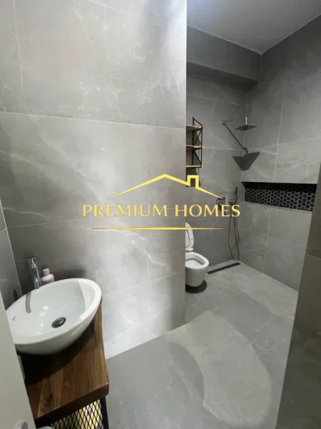 Tirane, jepet me qera apartament 1+1 Kati 4, 95 m² 550 € 