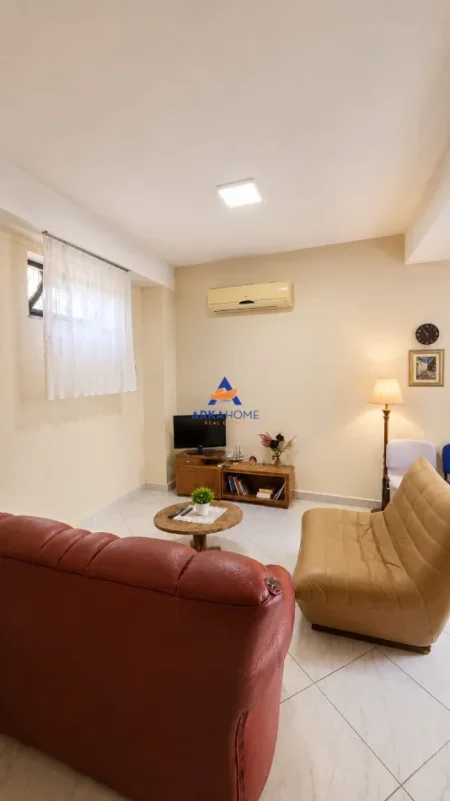 Tirane, jepet me qera apartament 1+1 Kati 0, 50 m² 350 € 