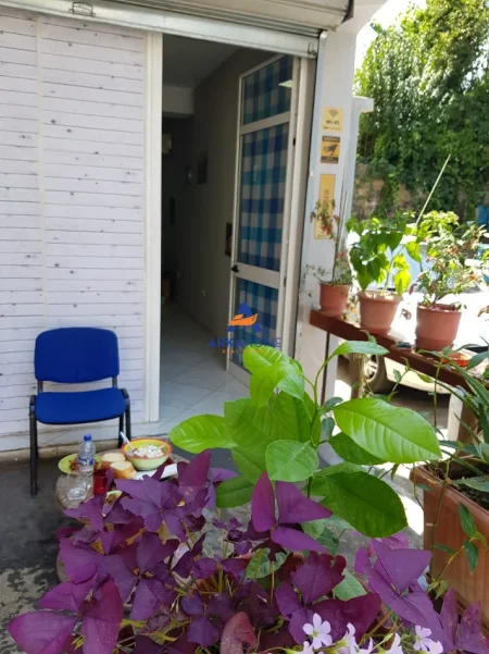 Tirane, jepet me qera apartament 1+1 Kati 0, 50 m² 350 € 