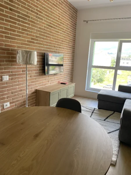 Tirane, jepet me qera apartament 1+1+Ballkon Kati 4, 50 m² 450 € (Rruga Pasho Hysa)
