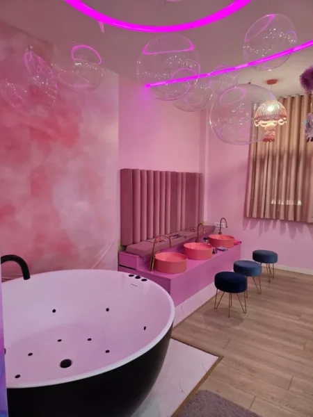 Tirane, shitet ambjent biznesi Kati 0, 120 m² (Rruga e Barrikadave)