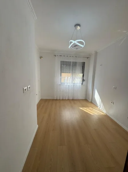 Tirane, shitet apartament 1+1 Kati 2, 35 m² 7.000.000 LEKE (Fresk, pranë Restorant Freskut)