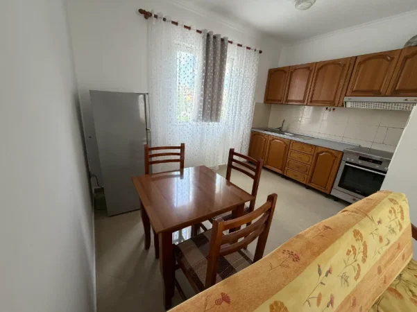 Tirane, jepet me qera apartament 1+1+Aneks Kati 3, 60 m² 450 € (rruga e elbasanit , shkolla e baletit)