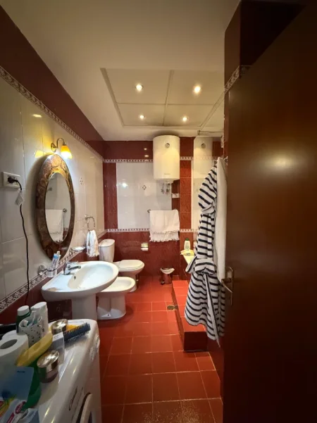 Tirane, shitet apartament 2+1 Kati 6, 91 m² 240.000 € (PAZARI I RI)