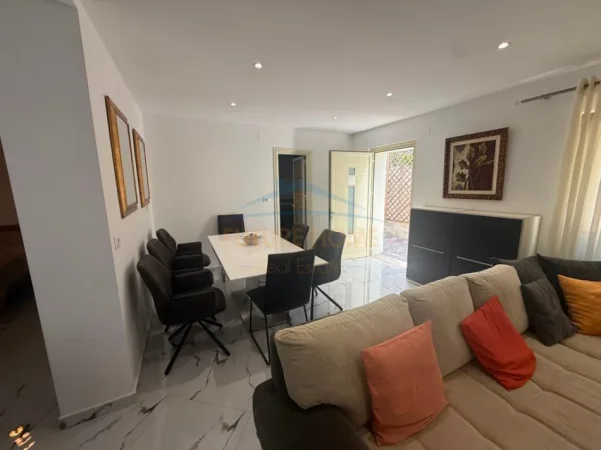 Tirane, jepet me qera shtepi 2+1 Kati 0, 80 m² 600 € (Rrg BESA)