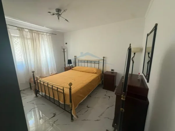 Tirane, jepet me qera shtepi 2+1 Kati 0, 80 m² 600 € (Rrg BESA)