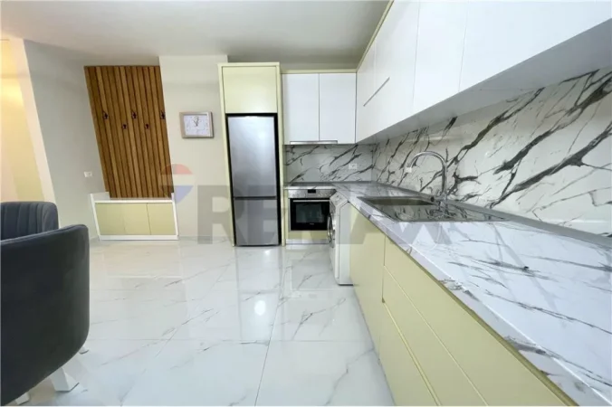 Tirane, jepet me qera apartament 2+1+Aneks+Ballkon Kati 6, 110 m² 750 € (Mine Peza)