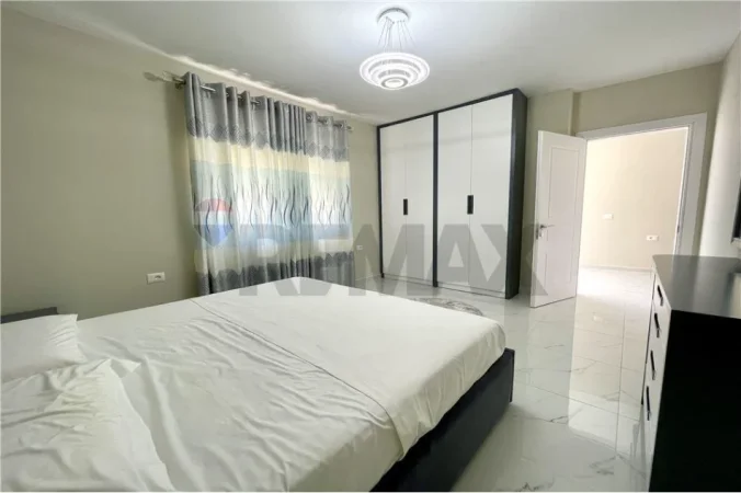 Tirane, jepet me qera apartament 2+1+Aneks+Ballkon Kati 6, 110 m² 750 € (Mine Peza)