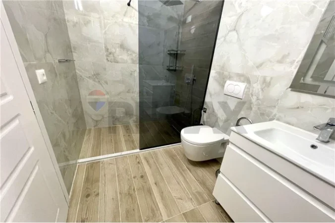 Tirane, jepet me qera apartament 2+1+Aneks+Ballkon Kati 6, 110 m² 750 € (Mine Peza)