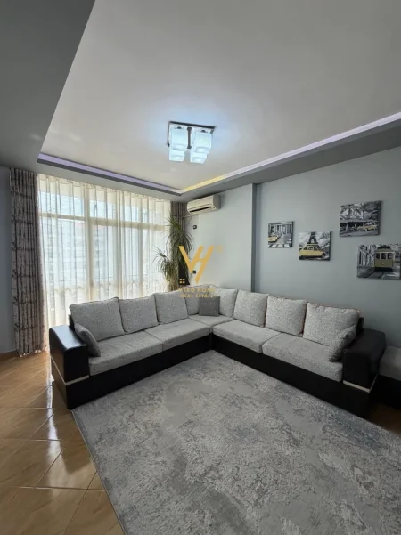 Tirane, jepet me qera apartament 2+1+Ballkon Kati 5, 895 m² 570 € (ASTIR)