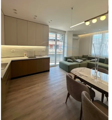 Tirane, jepet me qera apartament 1+1+Ballkon Kati 7, 50 m² 550 € (ASTIR)
