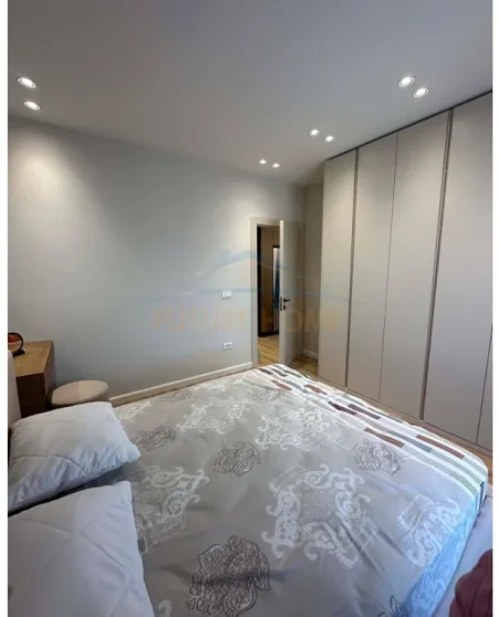 Tirane, jepet me qera apartament 1+1+Ballkon Kati 7, 50 m² 550 € (ASTIR)