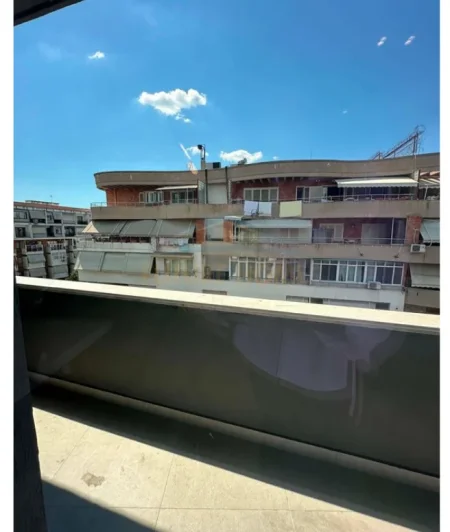Tirane, jepet me qera apartament 1+1+Ballkon Kati 7, 50 m² 550 € (ASTIR)