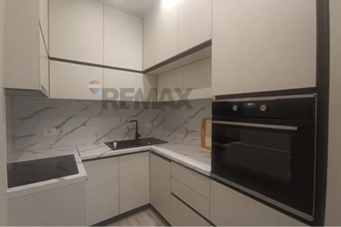 Tirane, jepet me qera apartament 1+1+Aneks+Ballkon Kati 3, 75 m² 650 € (Don Bosko)