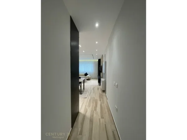 Tirane, jepet me qera apartament+verande | Penthouse 2+1 Kati 3, 103 m² 1.100 € (Liqeni i Thate)