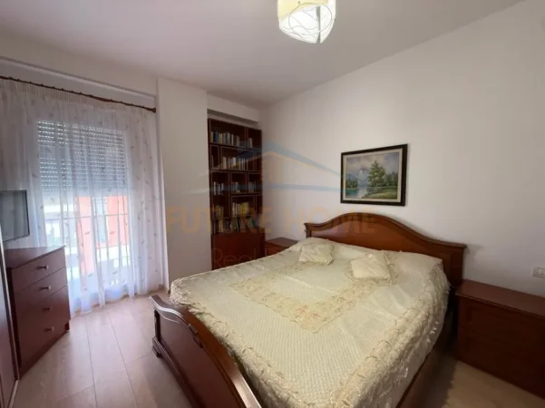 Tirane, jepet me qera apartament 2+1+Ballkon Kati 2, 94 m² 700 € (Kompleksi Vind, Ali Demi, Tiranë)