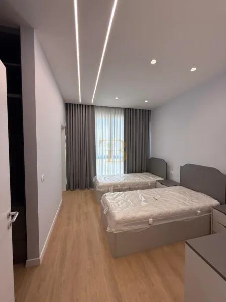 Tirane, jepet me qera Vile Vile 2 Katshe , 600 m² 5.000 € 