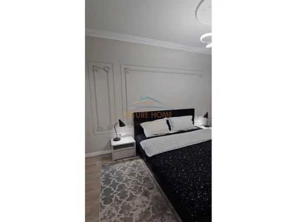 Tirane, jepet me qera apartament 1+1+Ballkon Kati 5, 68 m² 650 € (Kompleksi Kontakt)