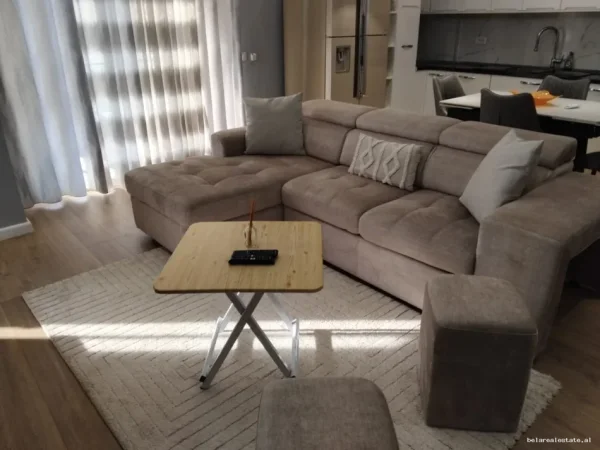 Tirane, jepet me qera apartament 2+1+Ballkon Kati 3, 113 m² 626 € (Llazi Miho)