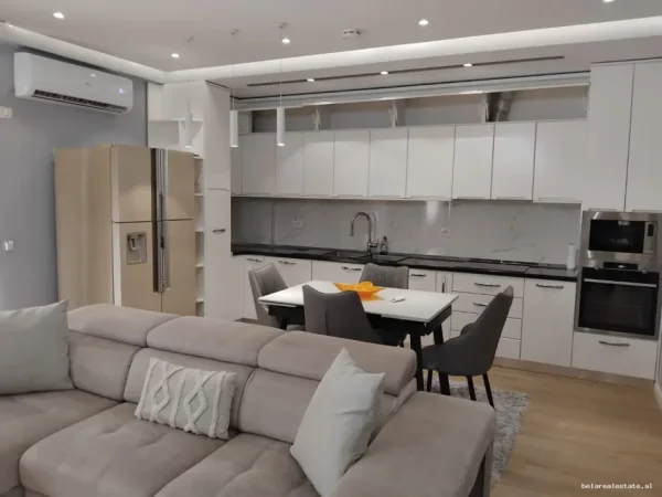 Tirane, jepet me qera apartament 2+1+Ballkon Kati 3, 113 m² 626 € (Llazi Miho)