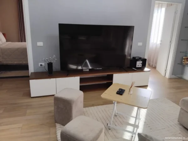 Tirane, jepet me qera apartament 2+1+Ballkon Kati 3, 113 m² 626 € (Llazi Miho)