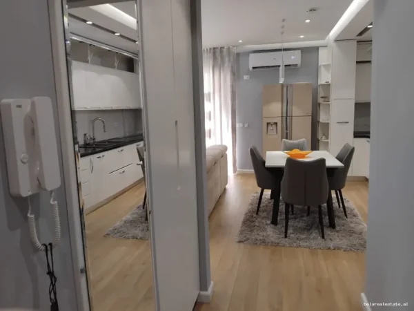Tirane, jepet me qera apartament 2+1+Ballkon Kati 3, 113 m² 626 € (Llazi Miho)