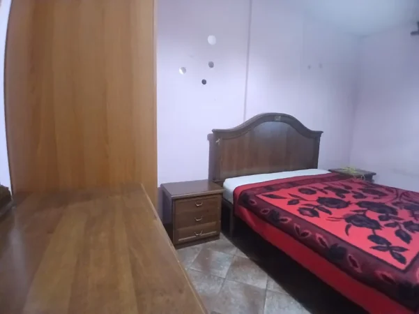 Tirane, jepet me qera apartament 1+1 Kati 3, 85 m² 500 € (Komuna e parisit)