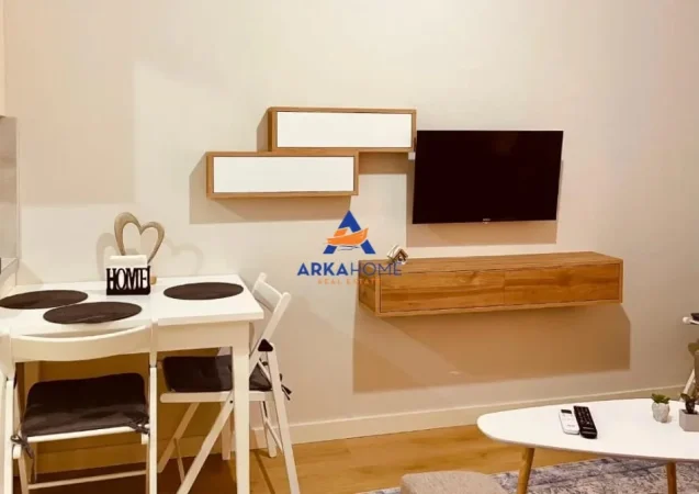 Tirane, jepet me qera apartament 1+1+Ballkon Kati 2, 50 m² 650 € 