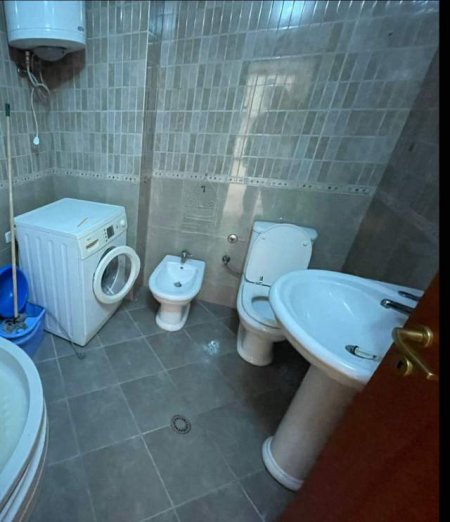 Tirane, jepet me qera apartament 1+1+BLK Kati 2, 80 m² 500 Euro (MEDAR SHTYLLA)