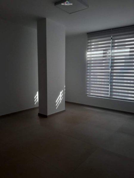 Tirane, jepet me qera zyre Kati 0, 140 m² 1.400 Euro (ASL)