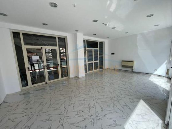 Tirane, jepet me qera ambjent biznesi Kati 1, 60 m² 500  (Perball Delijorgjit, Tiranë.)