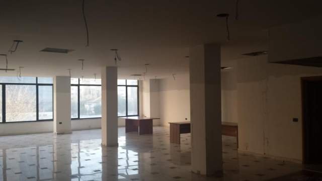 Tirane, jepet me qera zyre Kati 2, 160 m² 2.000 Euro (RRUGA E ELBASANIT)