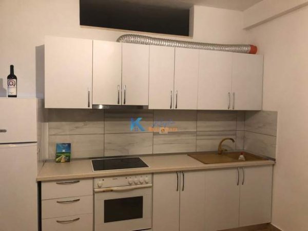 Tirane, jepet me qera apartament 2+1+BLK Kati 4, 85 m² 500 Euro (Rruga Peti)