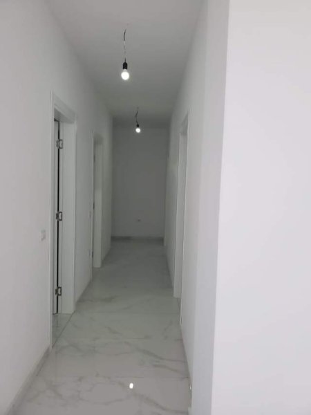 Tirane, jepet me qera apartament 2+1+BLK Kati 2, 118 m² 500 Euro (Rruga Teodor Keko)